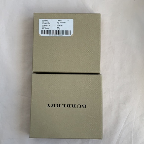 Burberry mini gift box - Picture 3 of 6